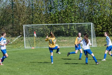 Bild 180 - B-Juniorinnen Bramstedter TS - SSV Hennstedt : Ergebnis: 3:7